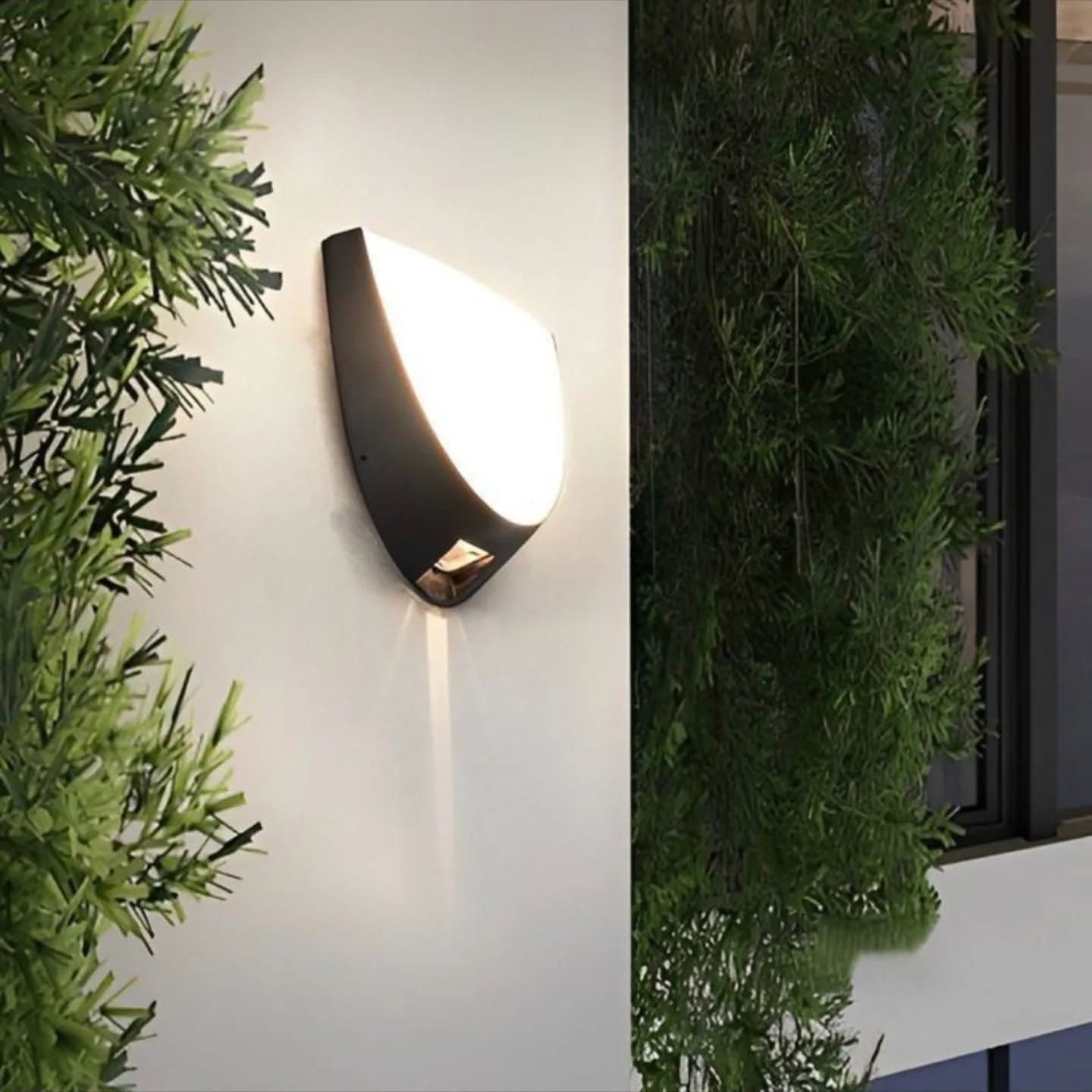 Modern Black and White LED Outdoor Wall Light