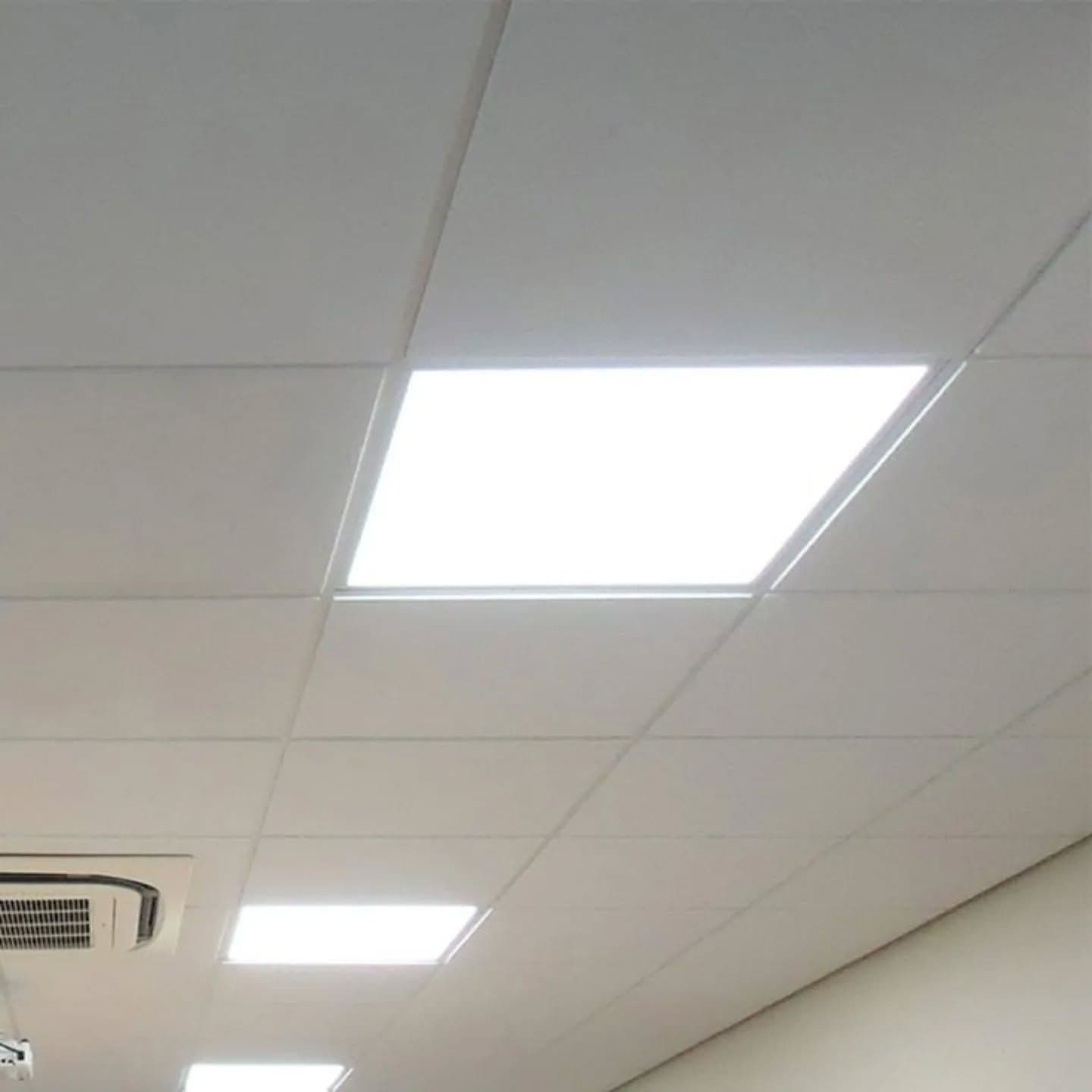 Modern White Recessed LED Downlighter - Medium