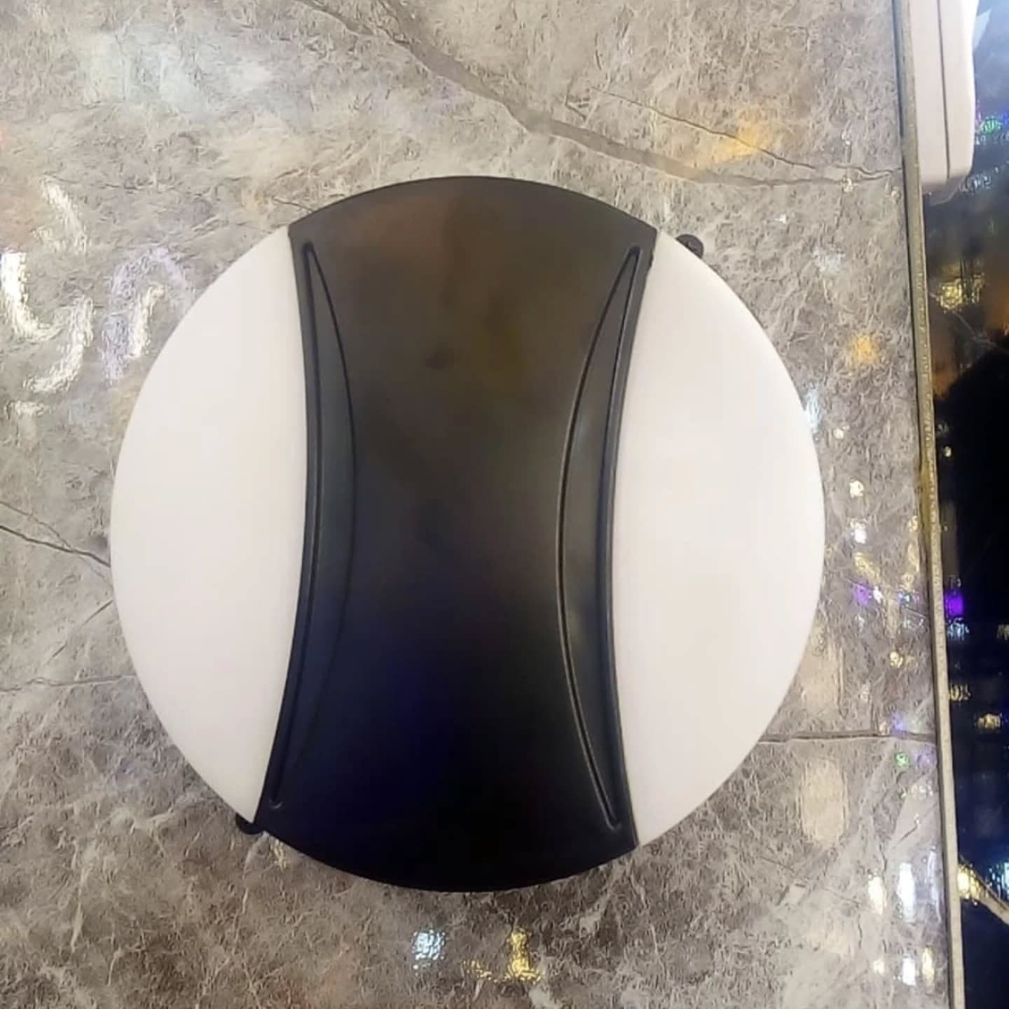 Modern Dual Illumination Curved Wall Light in White and Black