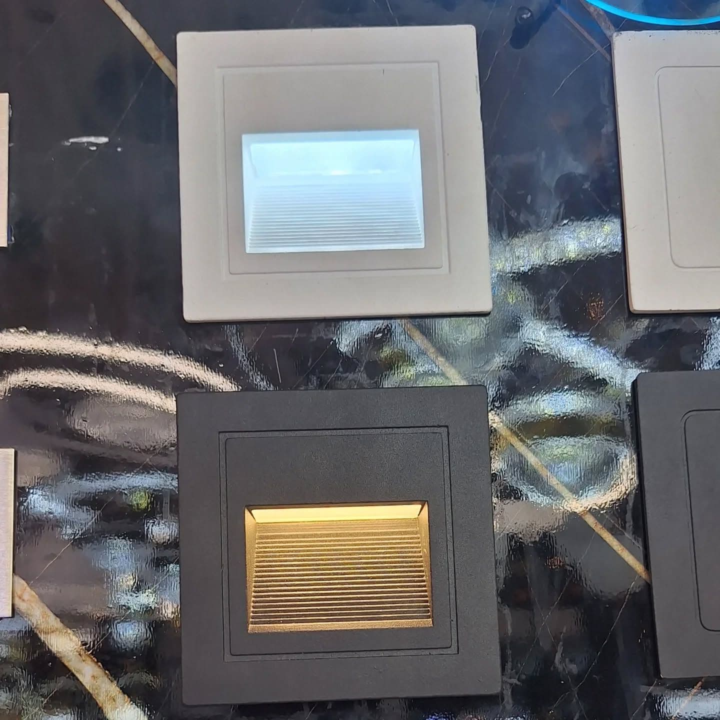 Minimalist White LED Outdoor Wall Light - Recessed