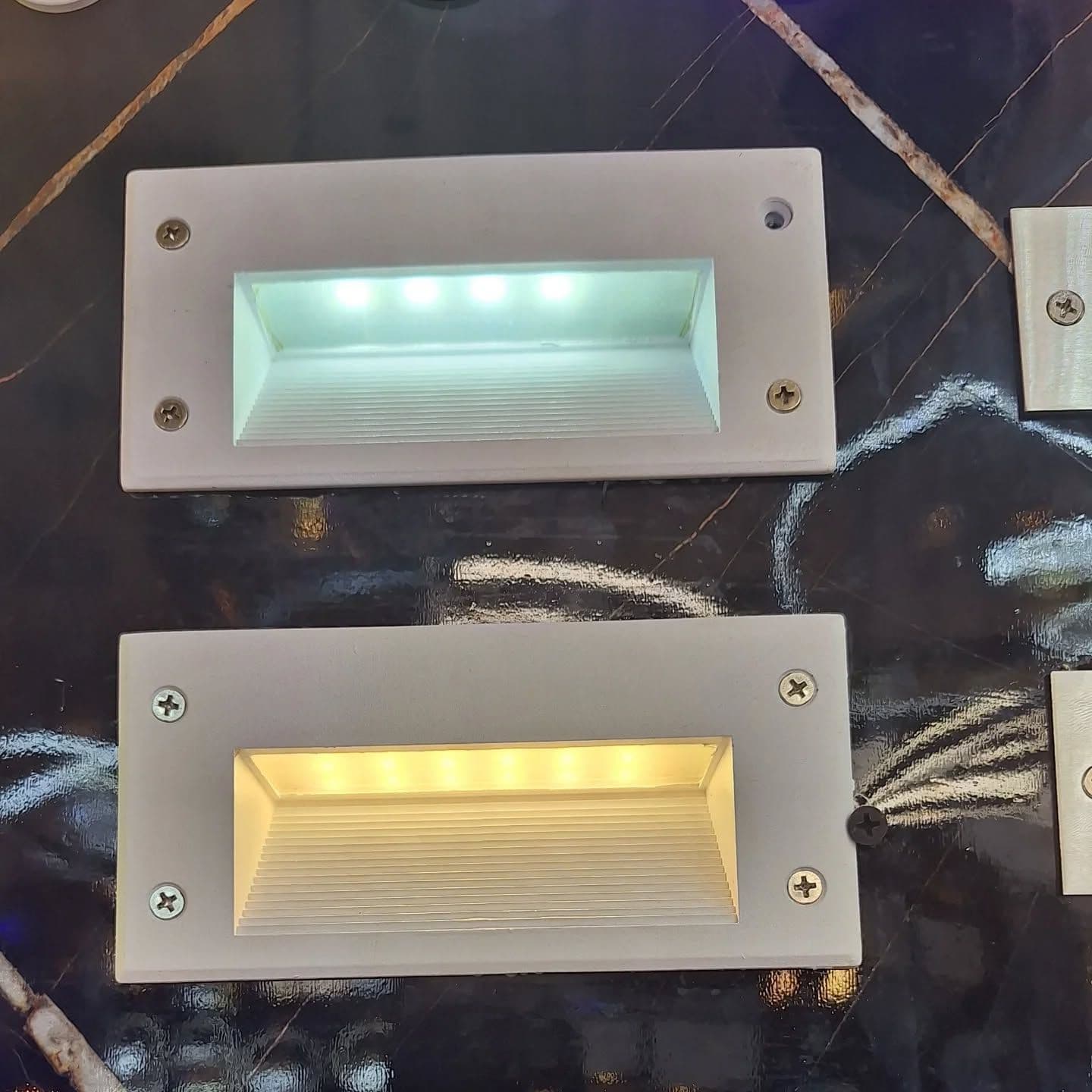 Modern White Aluminum LED Recessed Outdoor Step Light