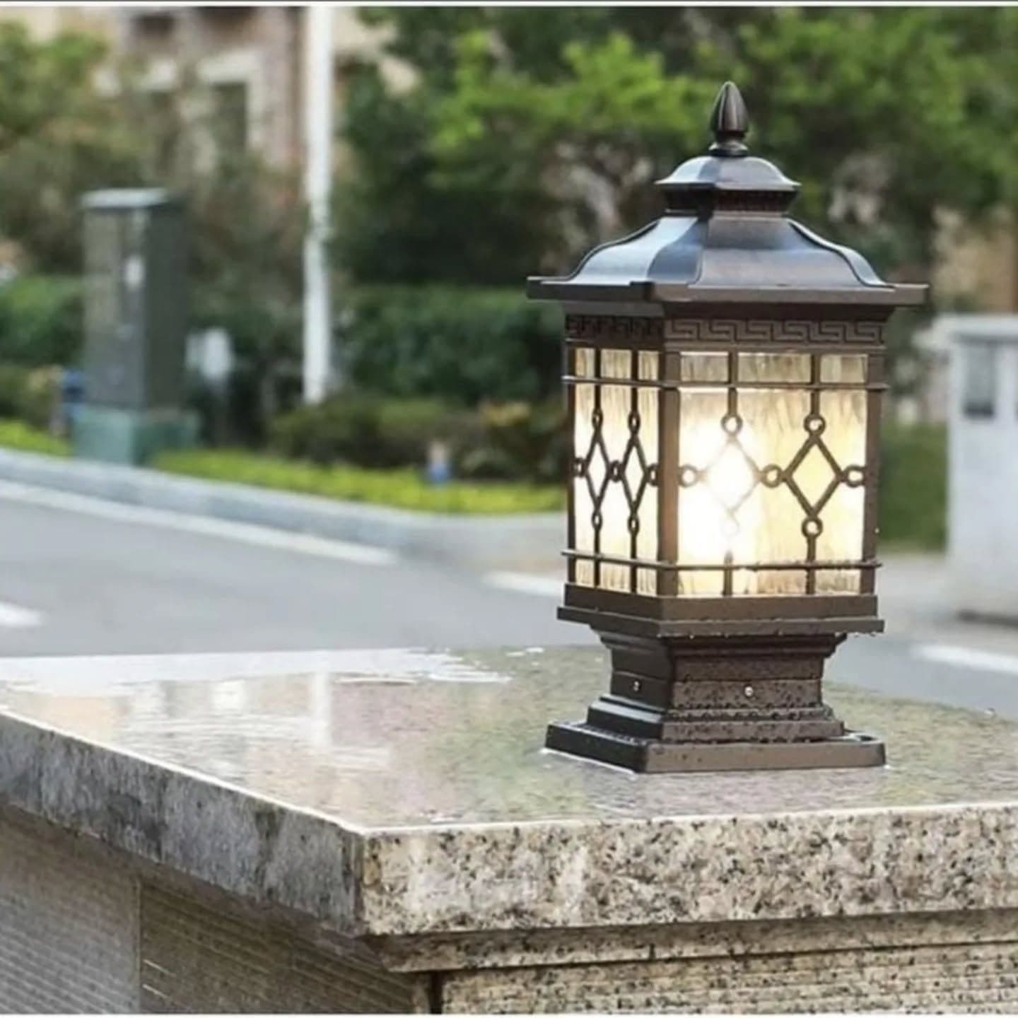 Traditional Dark Bronze Geometric Outdoor Lantern
