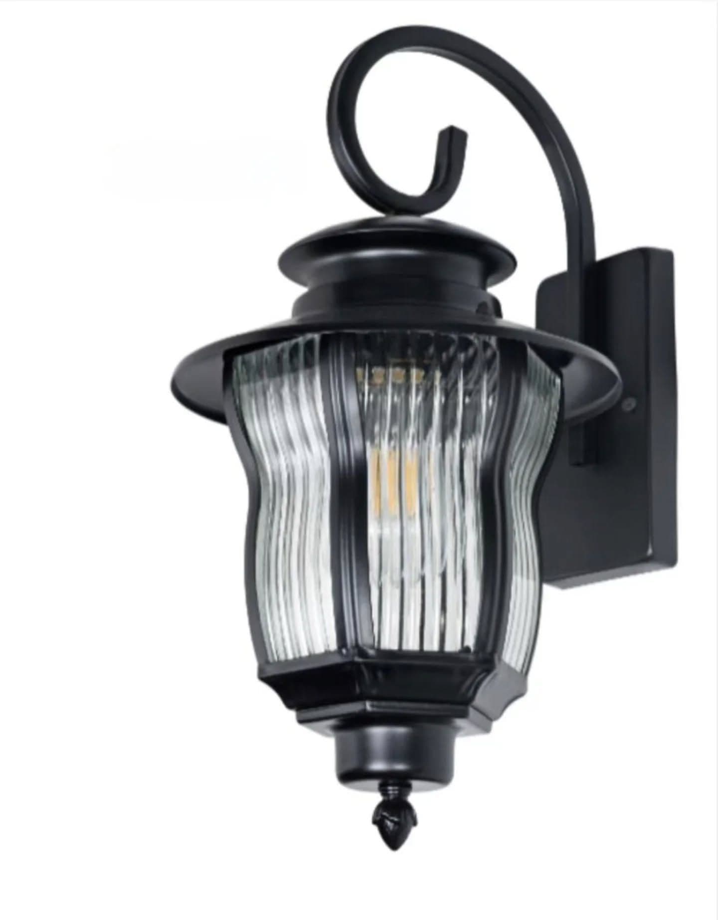 Traditional Black Outdoor Wall Light with Ribbed Glass Shade