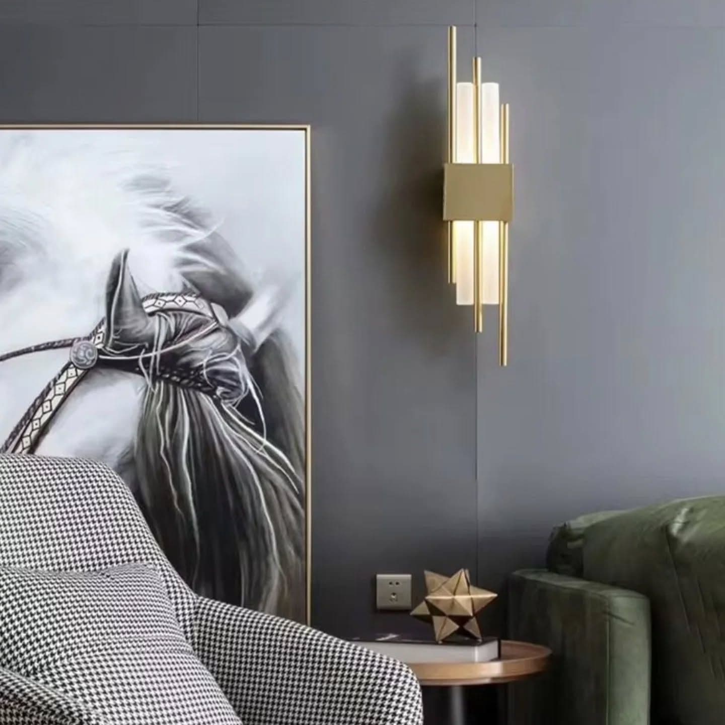 Modern Gold Vertical Tube Wall Light - Geometric Accent